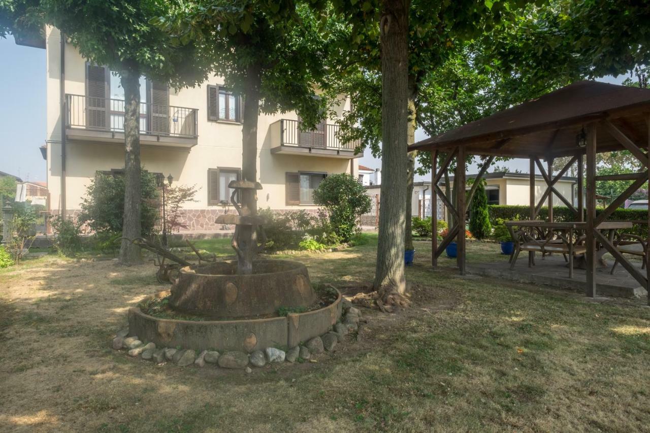 B&B Le Camelie Bareggio Εξωτερικό φωτογραφία