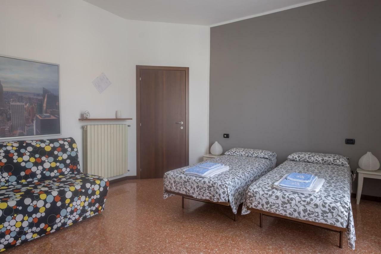 B&B Le Camelie Bareggio Εξωτερικό φωτογραφία